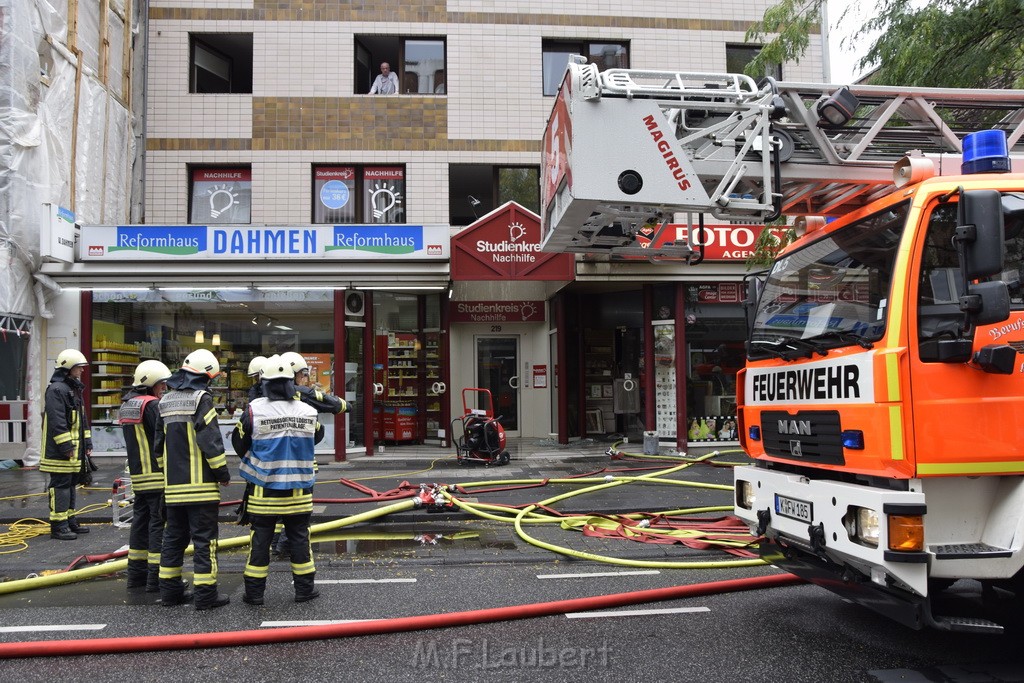 Feuer 2 Koeln Nippes Neusserstr P095.JPG - Miklos Laubert